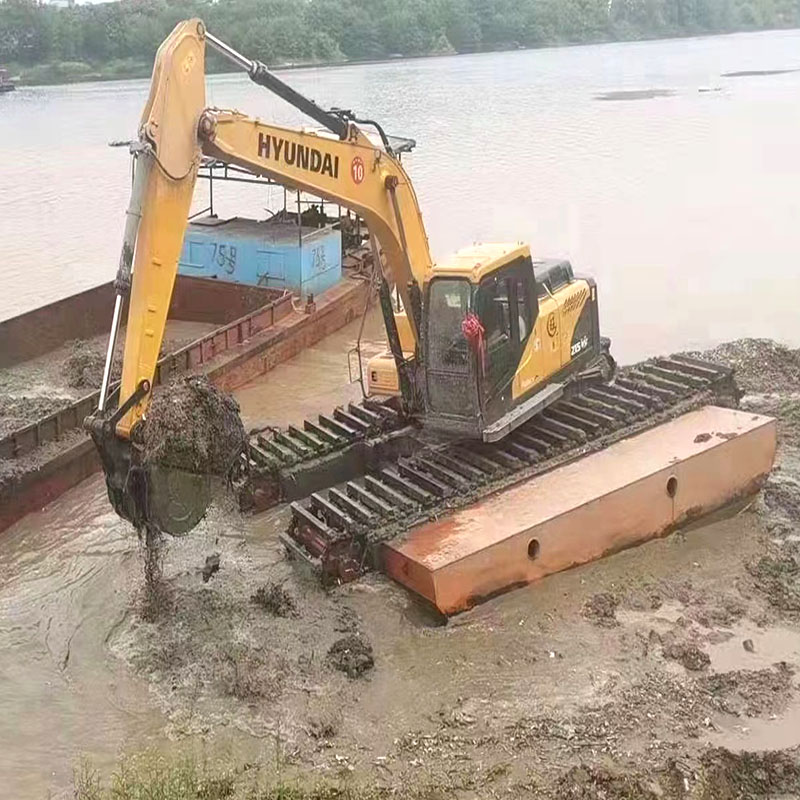 淺灘開發(fā)水挖掘機